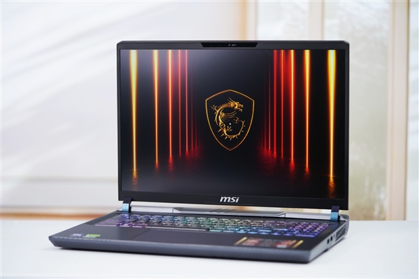 奇趣分分彩：满血RTX 5080加持！微星泰坦16 AI 2025游戏本图赏