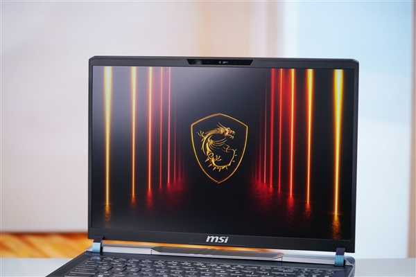 奇趣分分彩：满血RTX 5080加持！微星泰坦16 AI 2025游戏本图赏